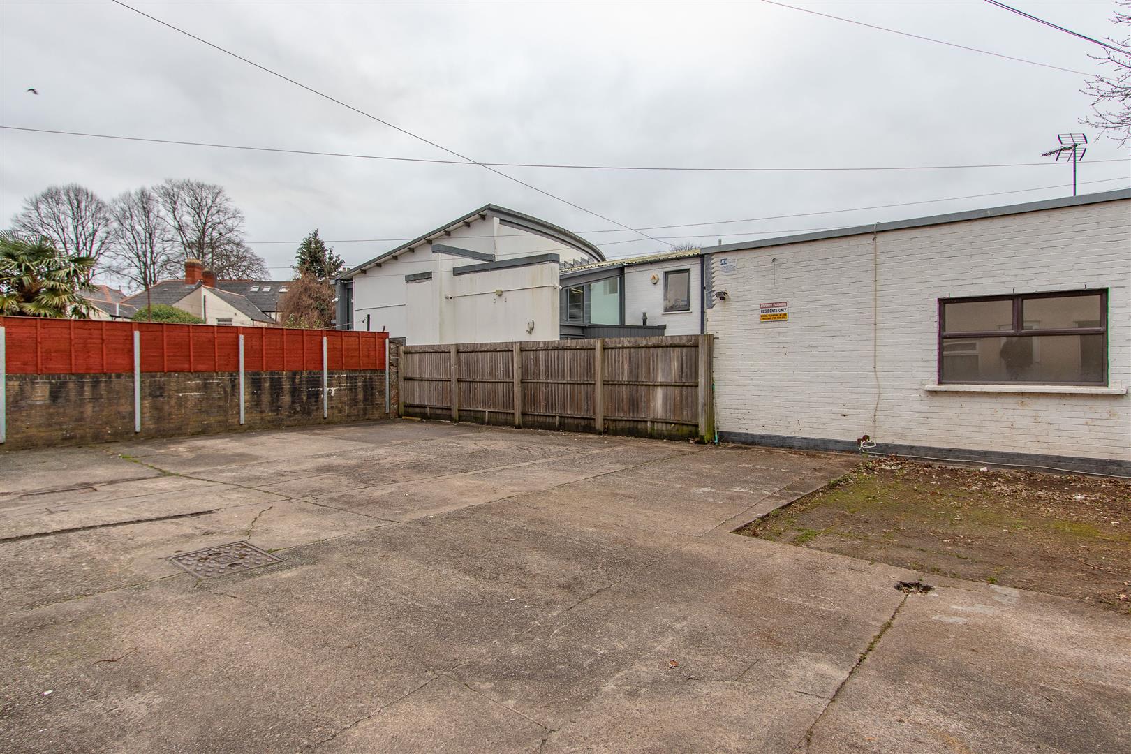 Allensbank Road, Heath — photograph 7